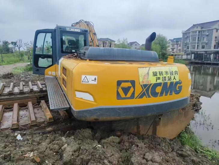 Buy XCMG XE225DK Used Excavator / 1
