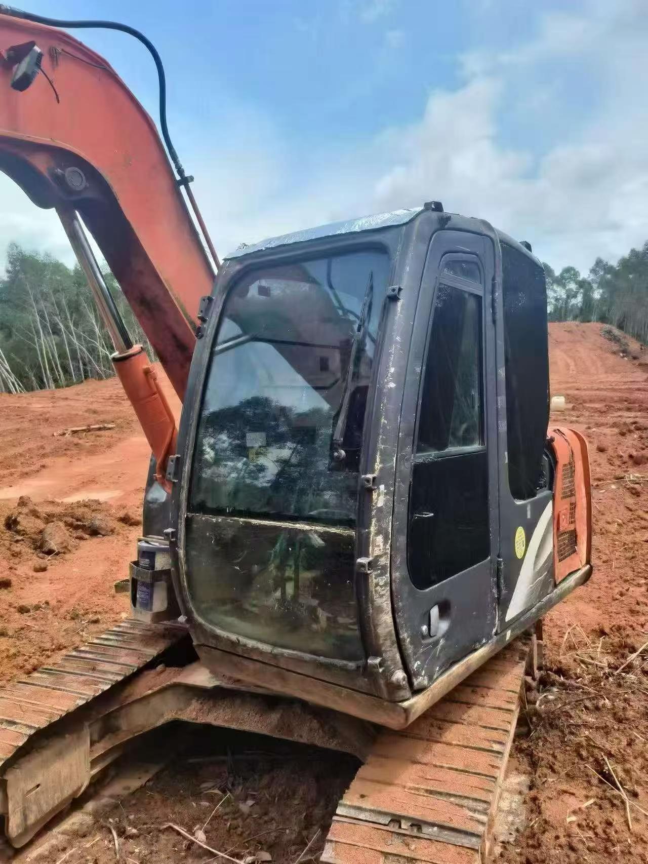 Buy Hitachi EX70 Used Excavator / 3