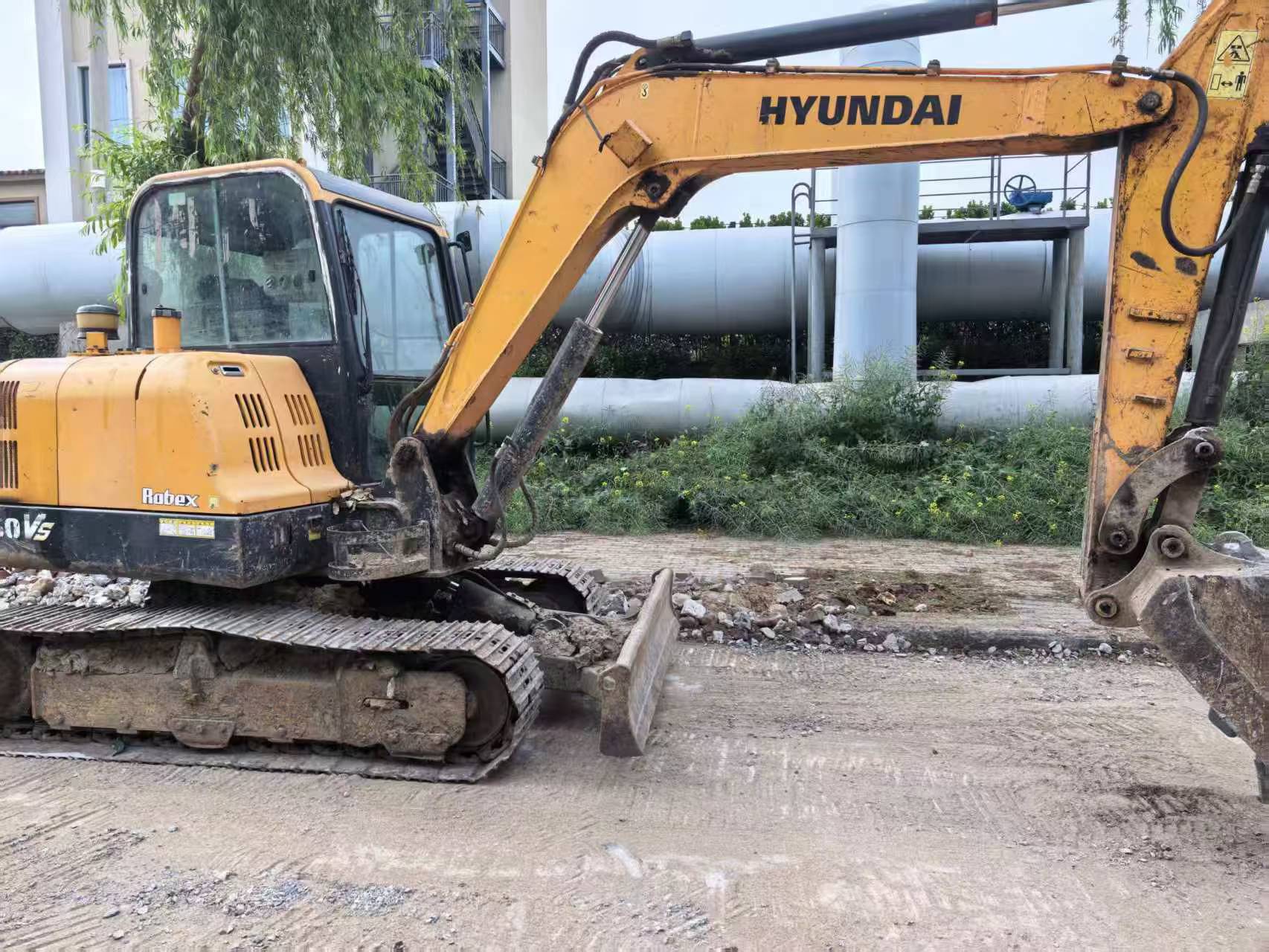 Buy Hyundai R 60VS Used Excavator / 6