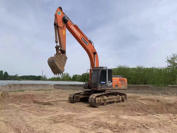 Buy Hitachi ZX270-3 Used Excavator / 1