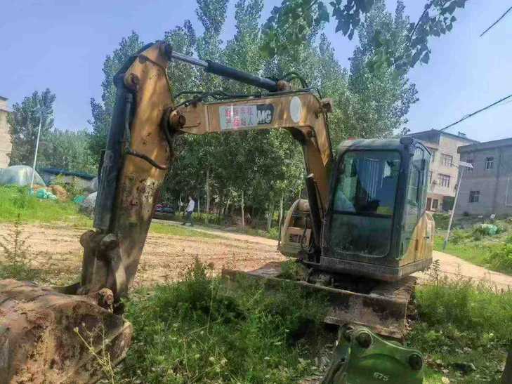 Buy XCMG XE75C Used Excavator / 1
