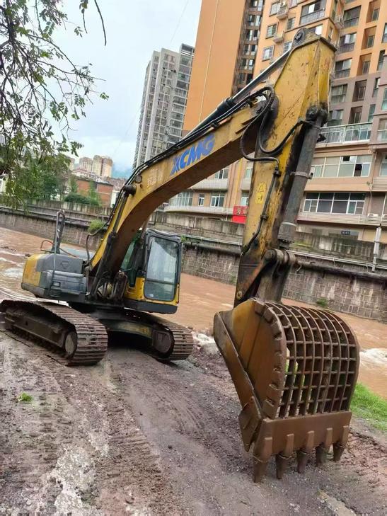 Buy XCMG XE200DA Used Excavator / 1