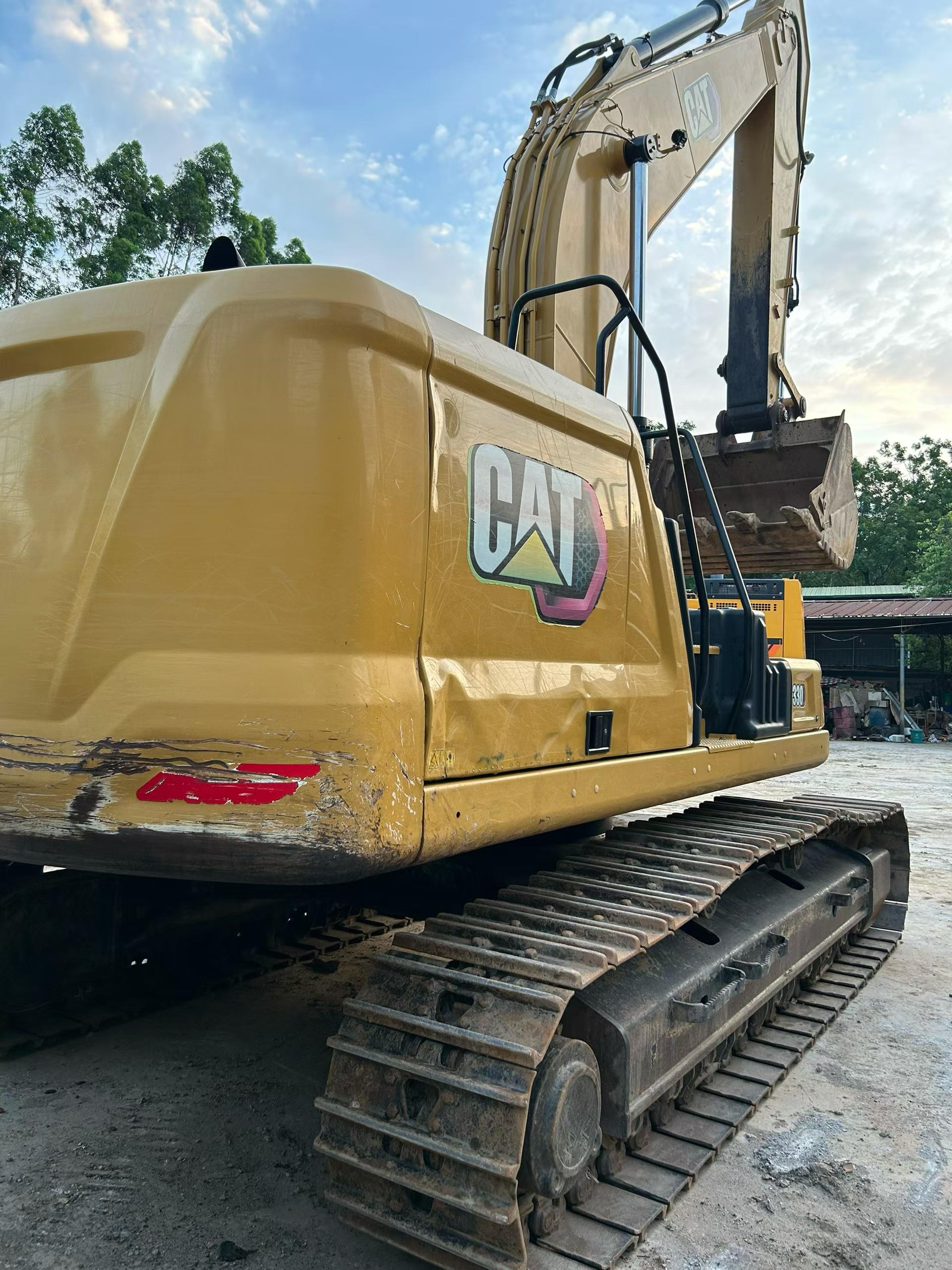 Buy Caterpillar 330B Used Excavator / 2