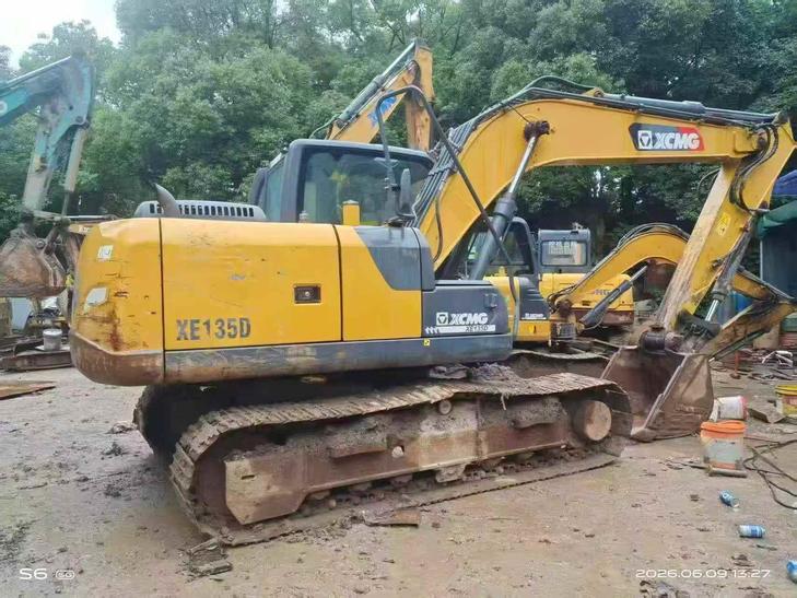 Buy XCMG XE135D Used Excavator / 1