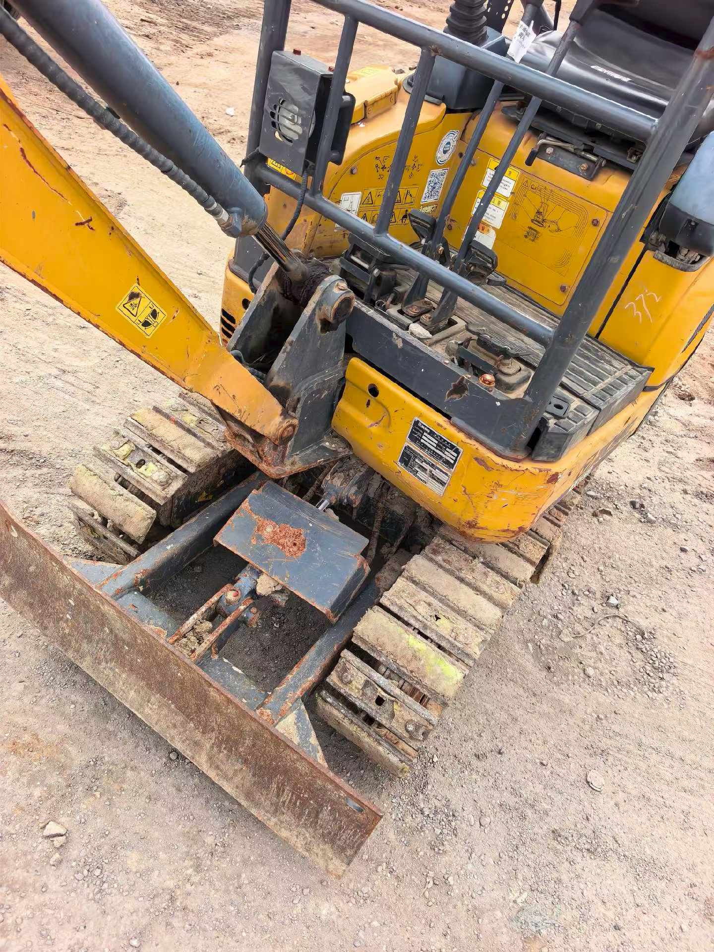 Buy XCMG XE15 Used Excavator / 5
