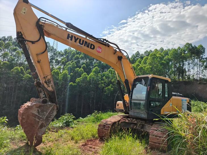 Buy Hyundai R215-7 Used Excavator / 1