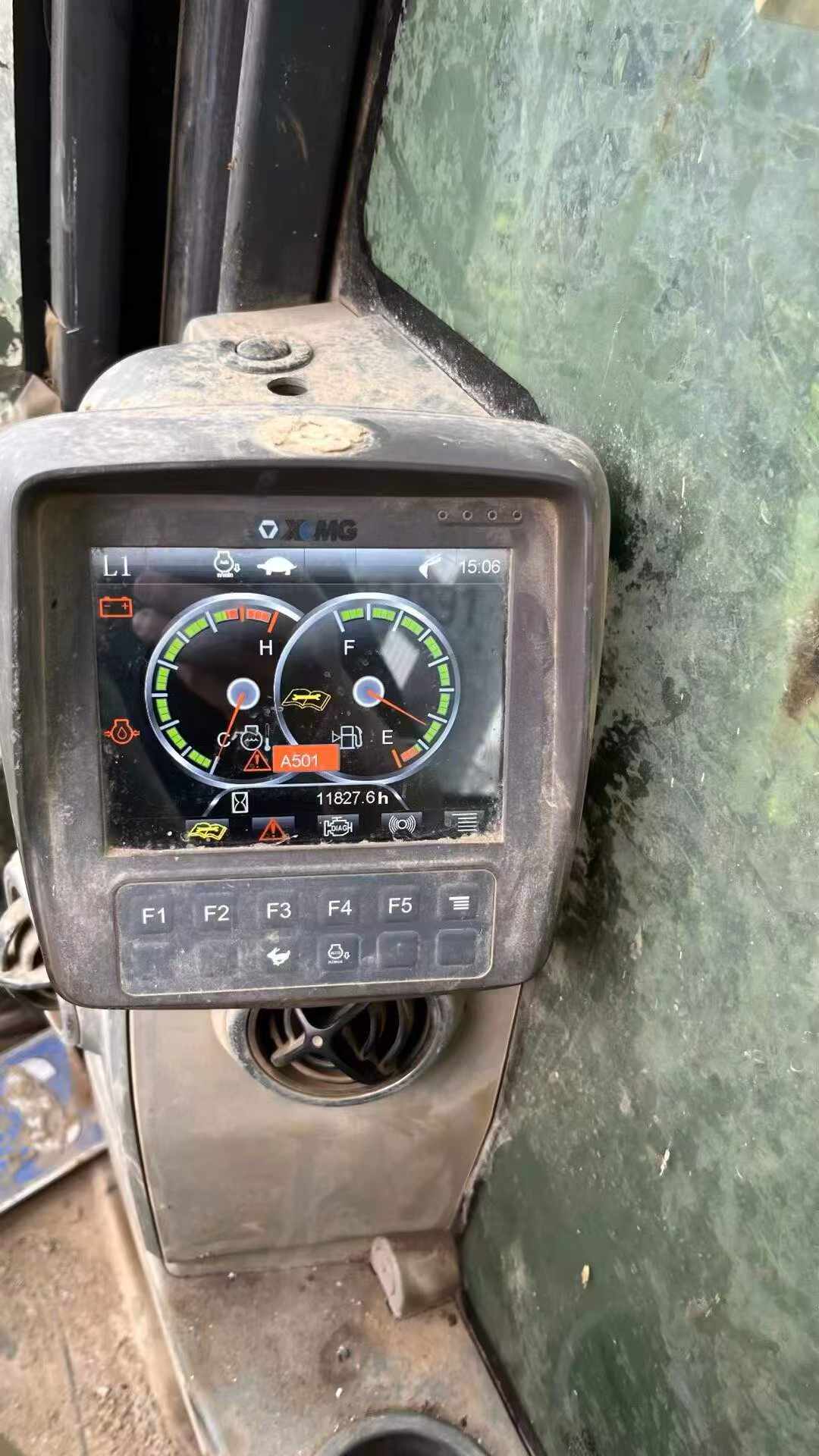 Buy XCMG XE135B Used Excavator / 4