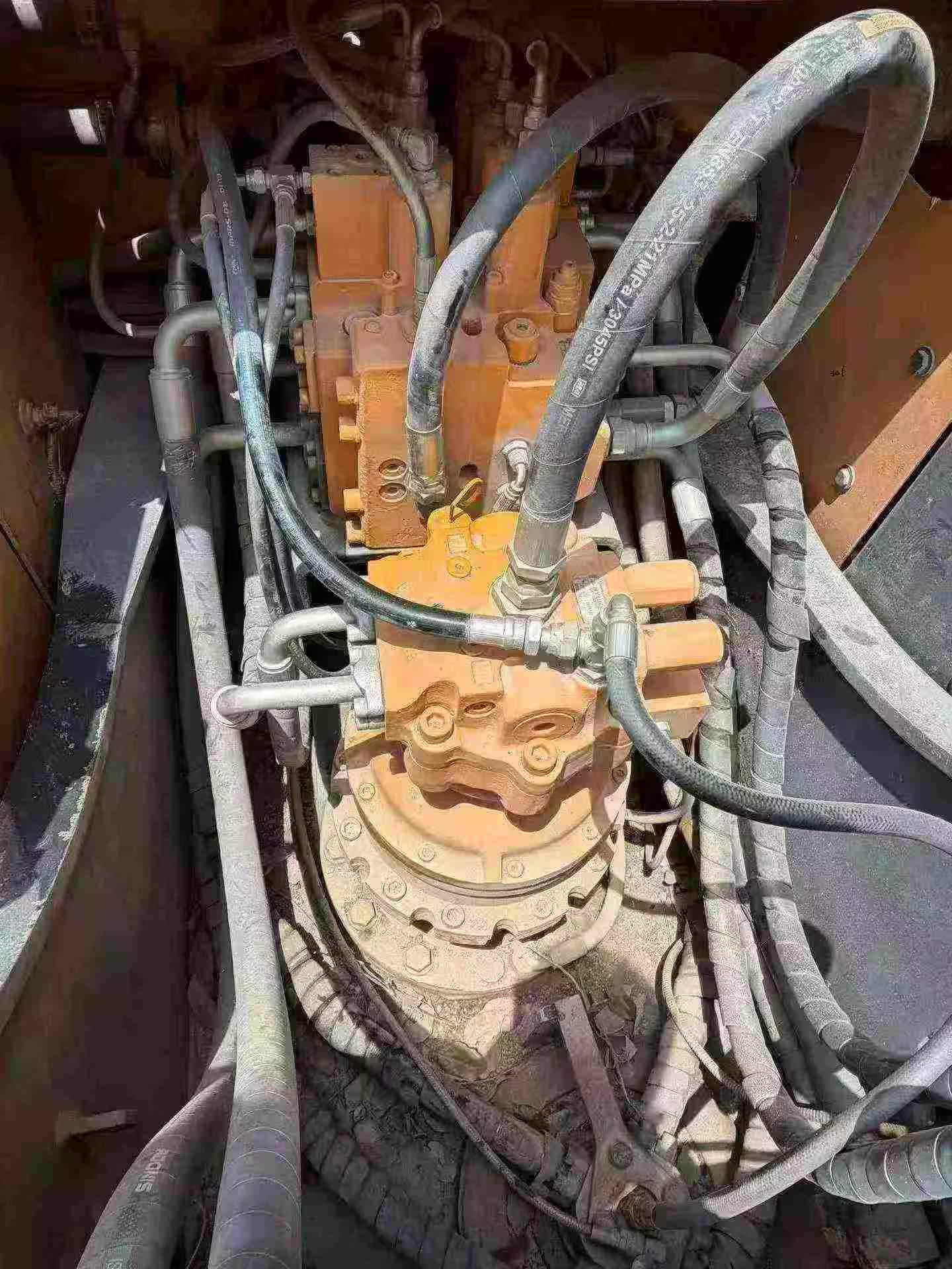 Buy Hyundai R215VS Used Excavator / 5