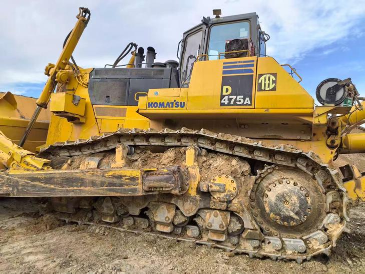 Buy Komatsu WA475-10 Used Excavator / 1