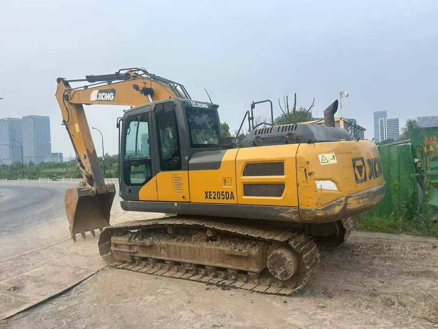 Buy XCMG XE205DA Used Excavator / 2