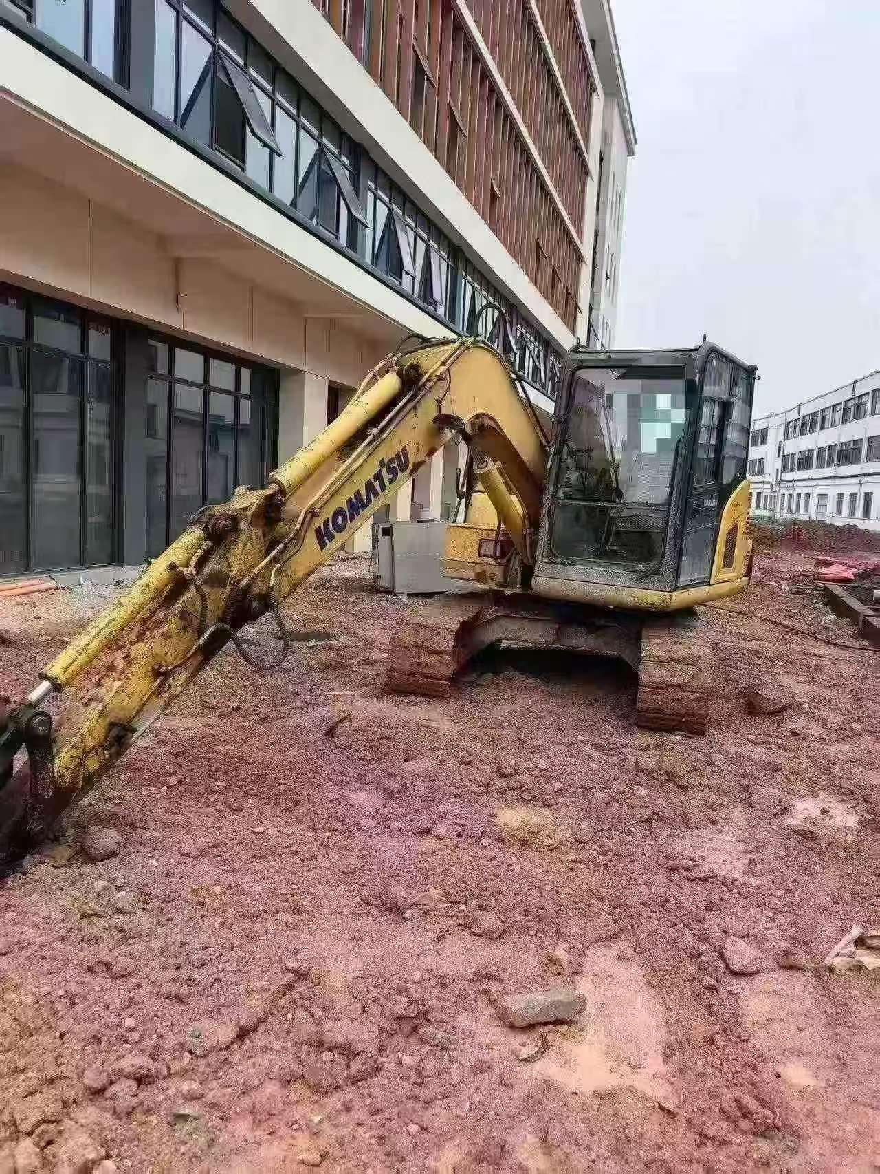 Buy Komatsu PC60 Used Excavator / 2