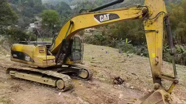 Buy Caterpillar 320D Used Excavator / 1