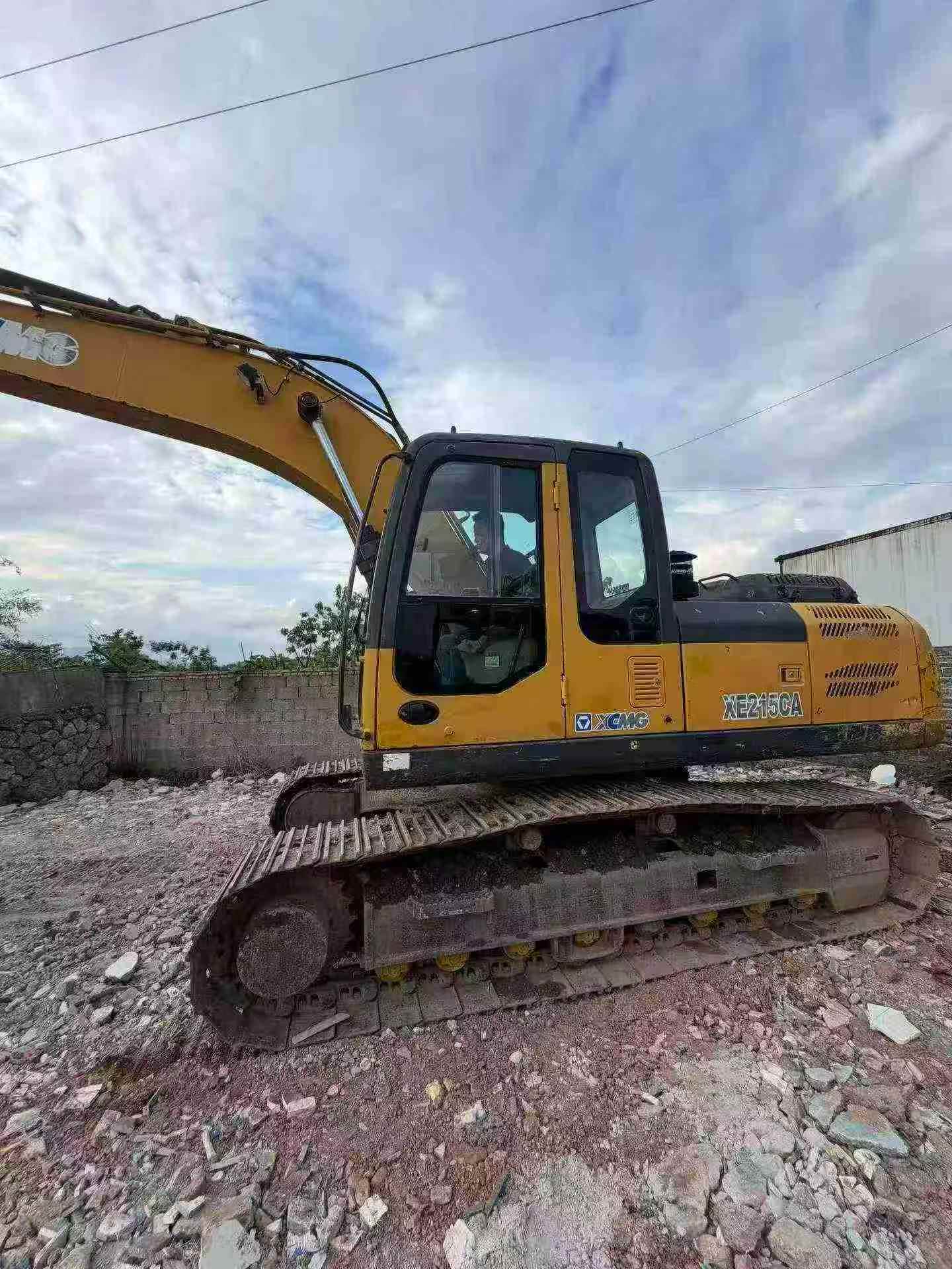 Buy XCMG XE215 Used Excavator / 4
