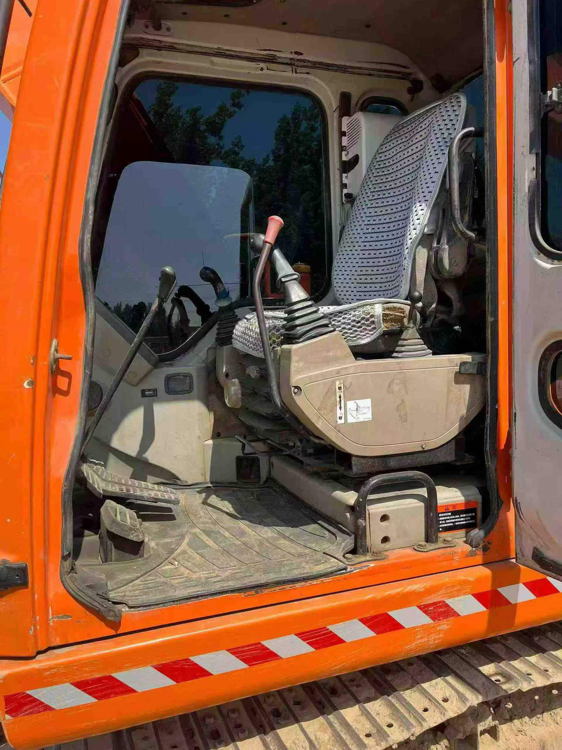 Buy Doosan DH80 Used Excavator / 6