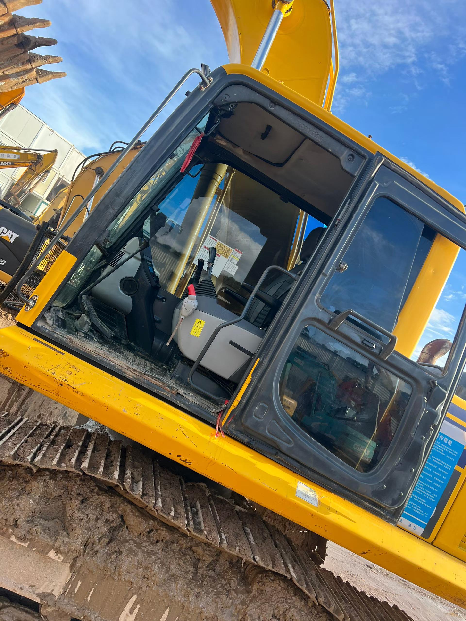 Buy Komatsu PC200-8 Used Excavator / 8