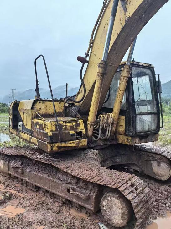 Buy Caterpillar 320B Used Excavator / 1