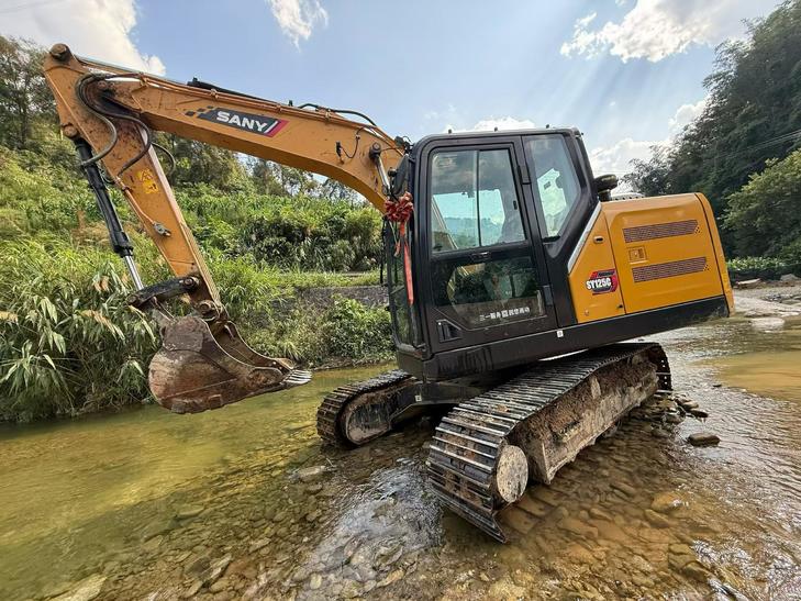 Buy Sany SY125C Used Excavator / 1