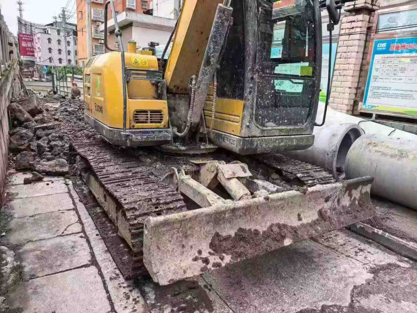 Buy XCMG XE75C Used Excavator / 5