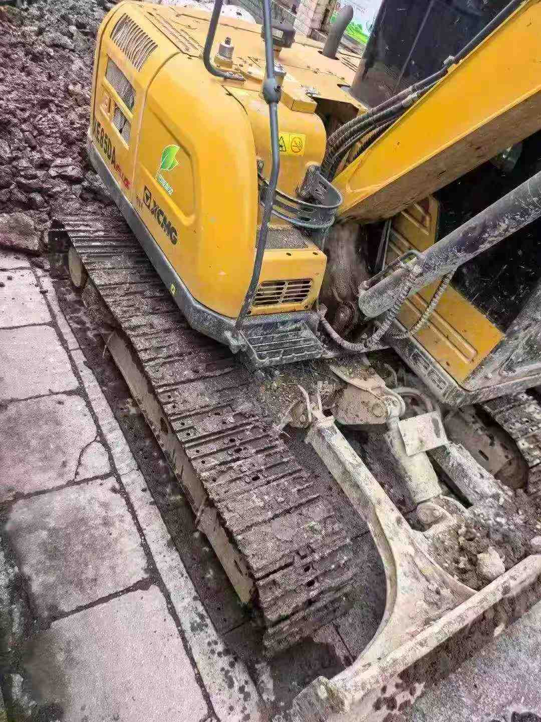 Buy XCMG XE75C Used Excavator / 2