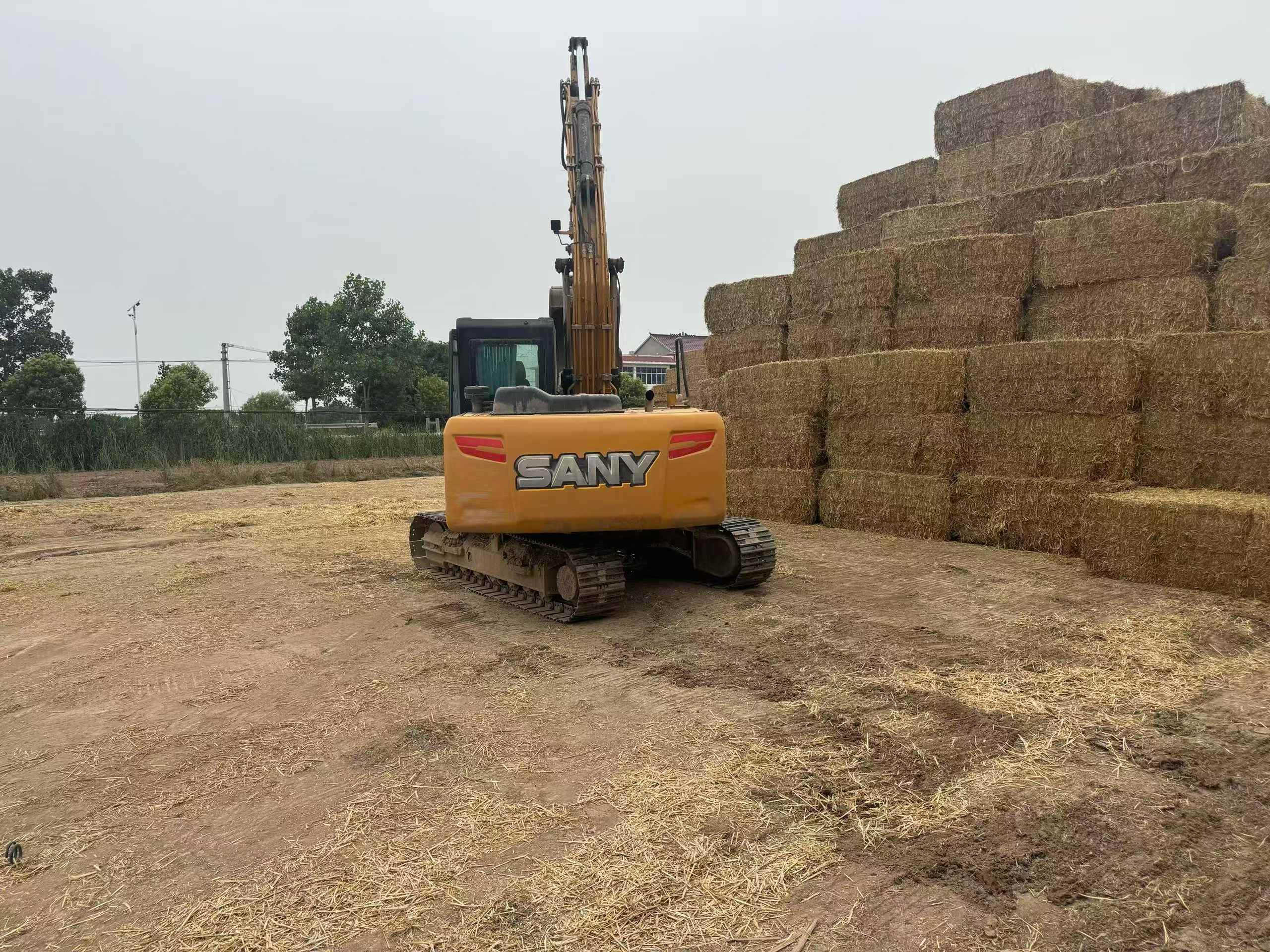 Buy Sany SY135 Used Excavator / 8