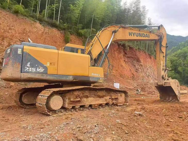 Buy Hyundai R215VS Used Excavator / 1