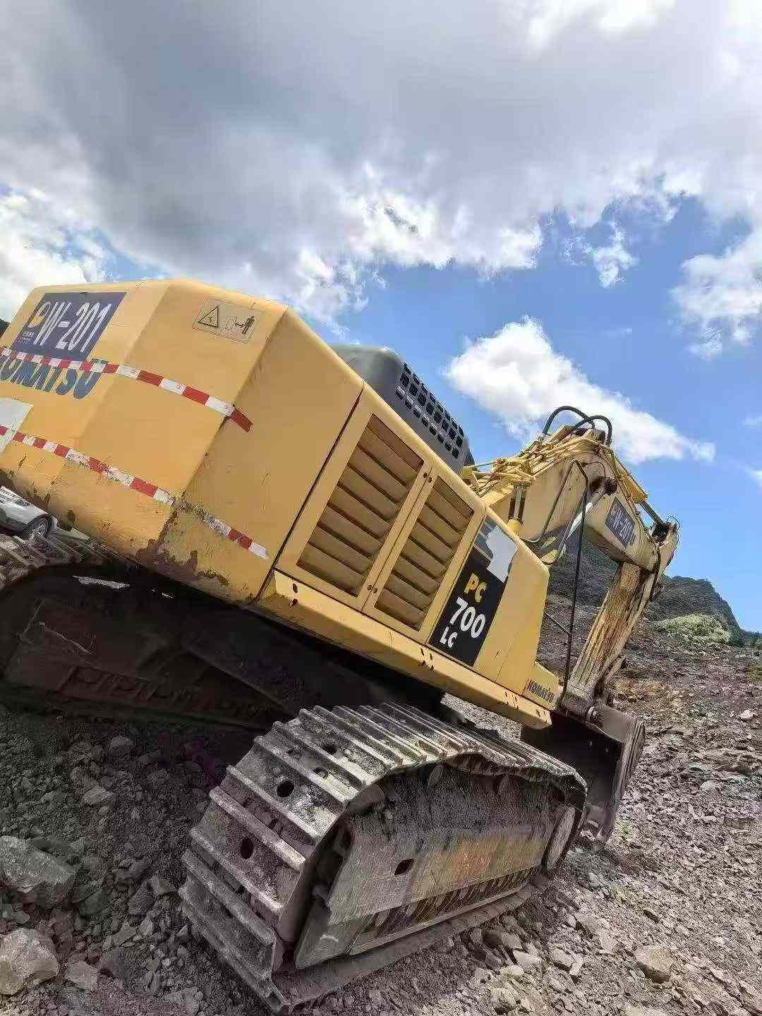 Buy Komatsu WA700-3 Used Excavator / 2