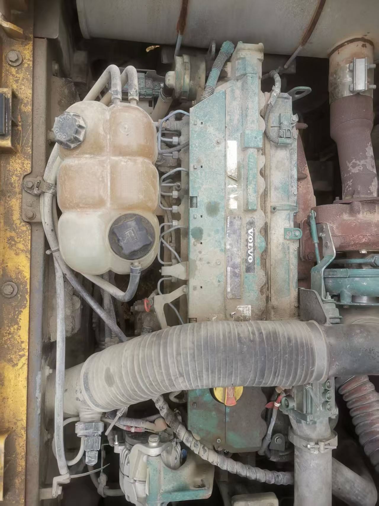Buy Volvo L250G Used Excavator / 6