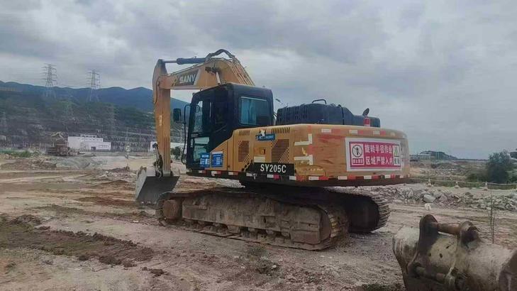 Buy Sany SY205C Used Excavator / 1
