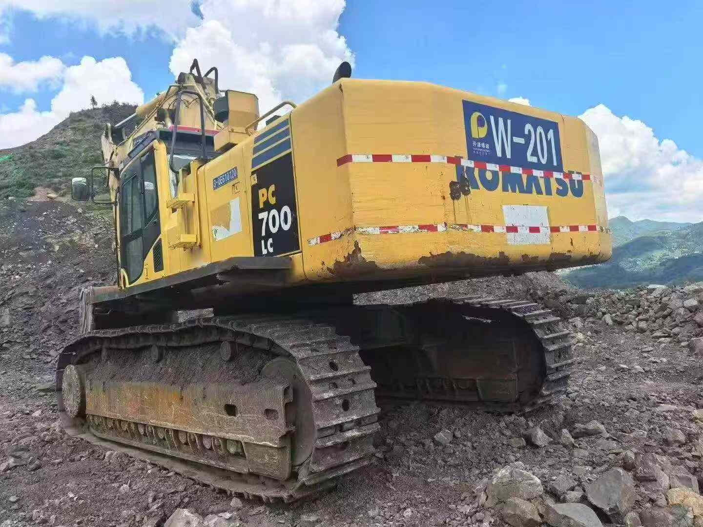 Buy Komatsu WA700-3 Used Excavator / 7