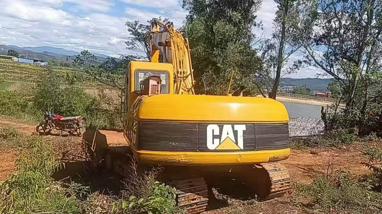 Buy Caterpillar 320C Used Excavator / 5