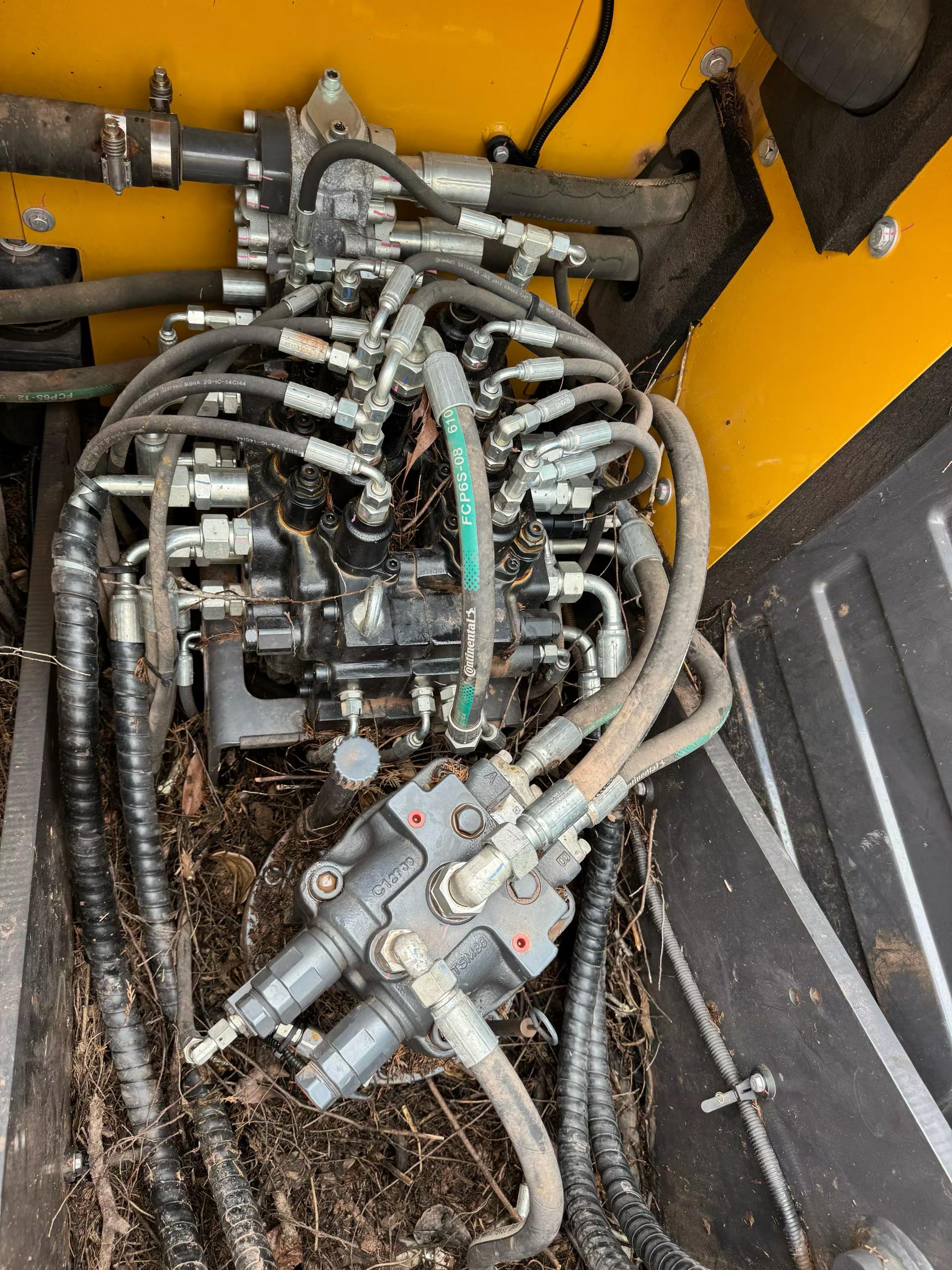 Buy XCMG XE135B Used Excavator / 7