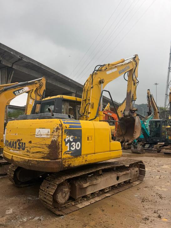 Buy Komatsu PC130-7 Used Excavator / 1