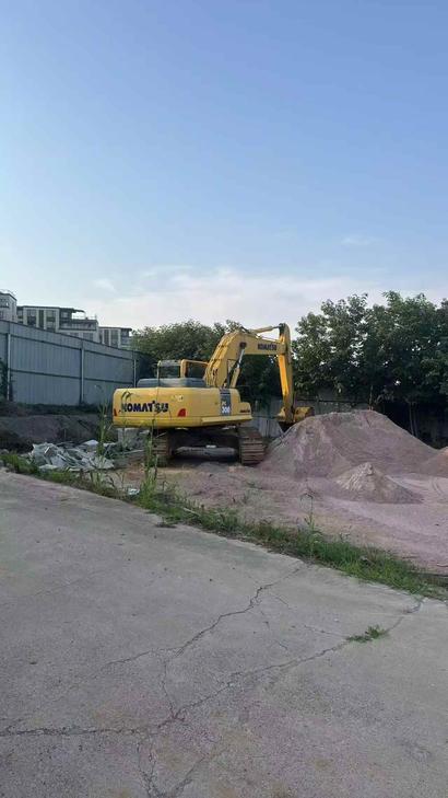 Buy Komatsu PC240LC-8M0 Used Excavator / 1