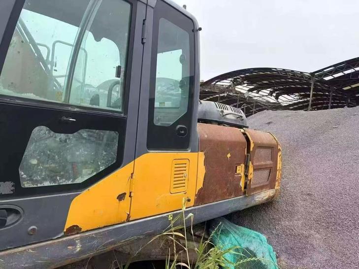 Buy XCMG XE200 Used Excavator / 1
