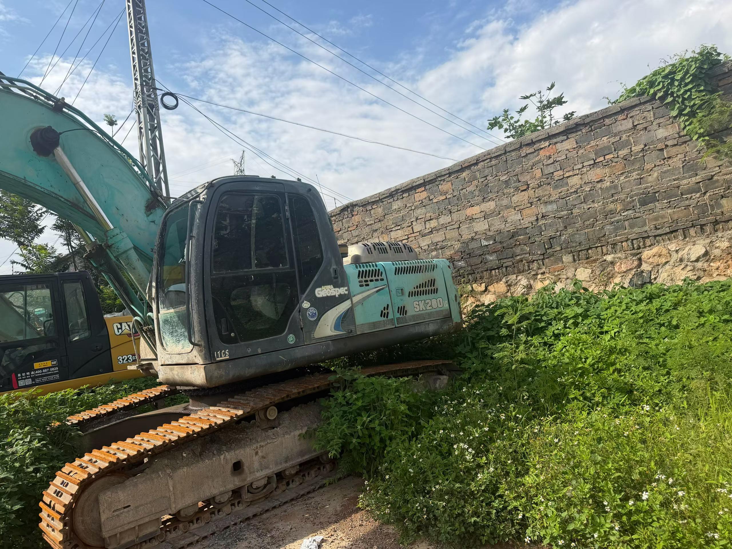 Buy Kobelco SK260 Used Excavator / 4