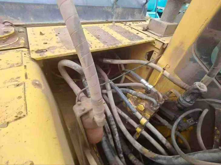 Buy Komatsu PC240-6 Used Excavator / 1
