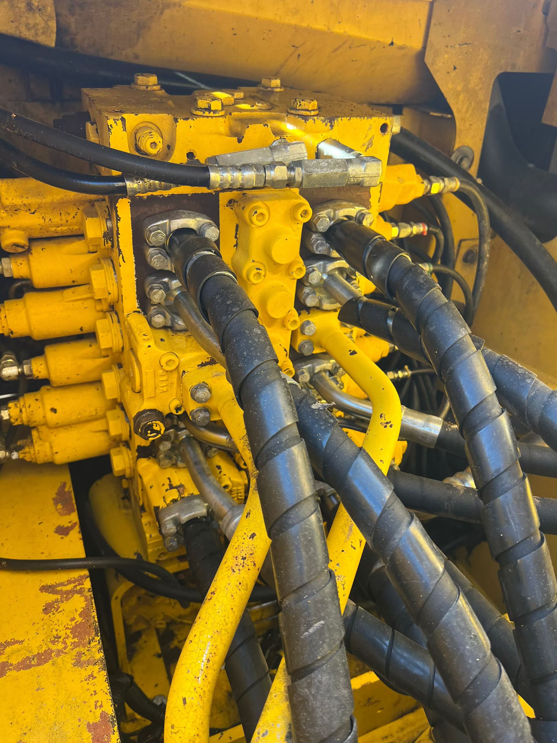 Buy Komatsu PC200-8 Used Excavator / 6