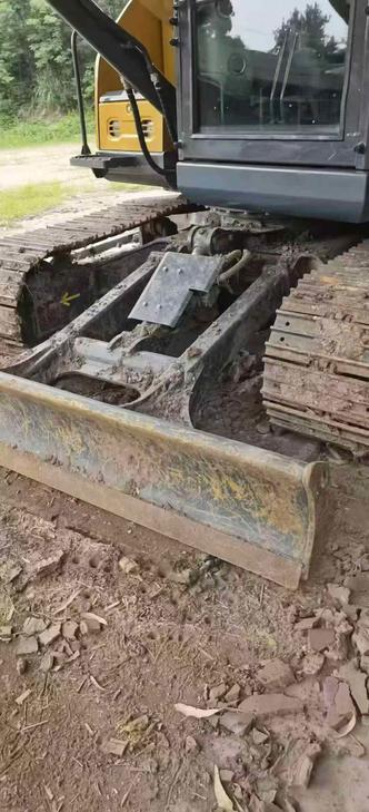 Buy XCMG XE75C Used Excavator / 1