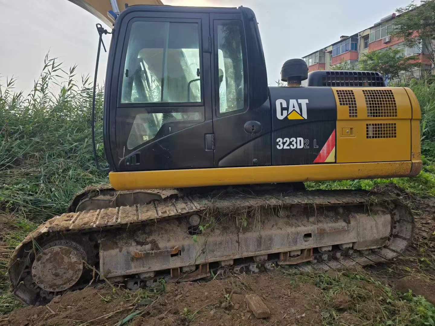 Buy Caterpillar 323D2L Used Excavator / 2
