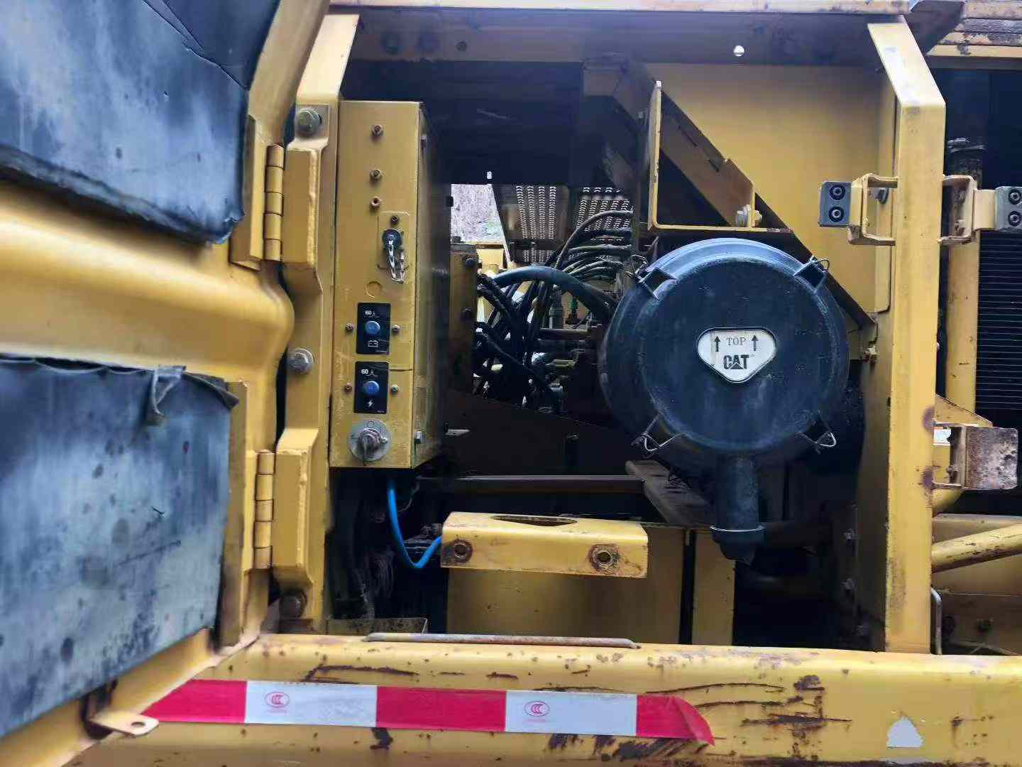 Buy Caterpillar 320B Used Excavator / 2