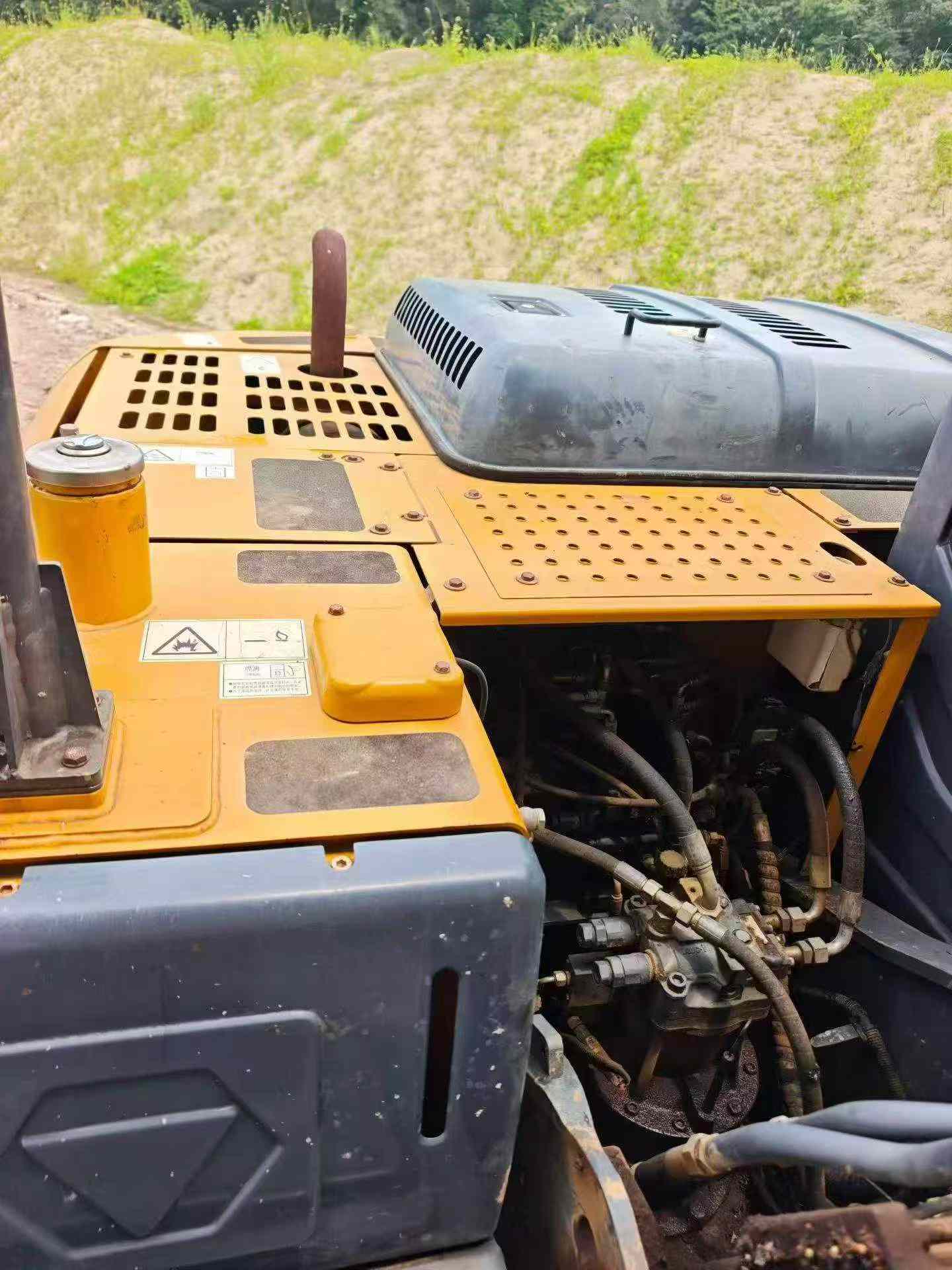 Buy XCMG XE135B Used Excavator / 5