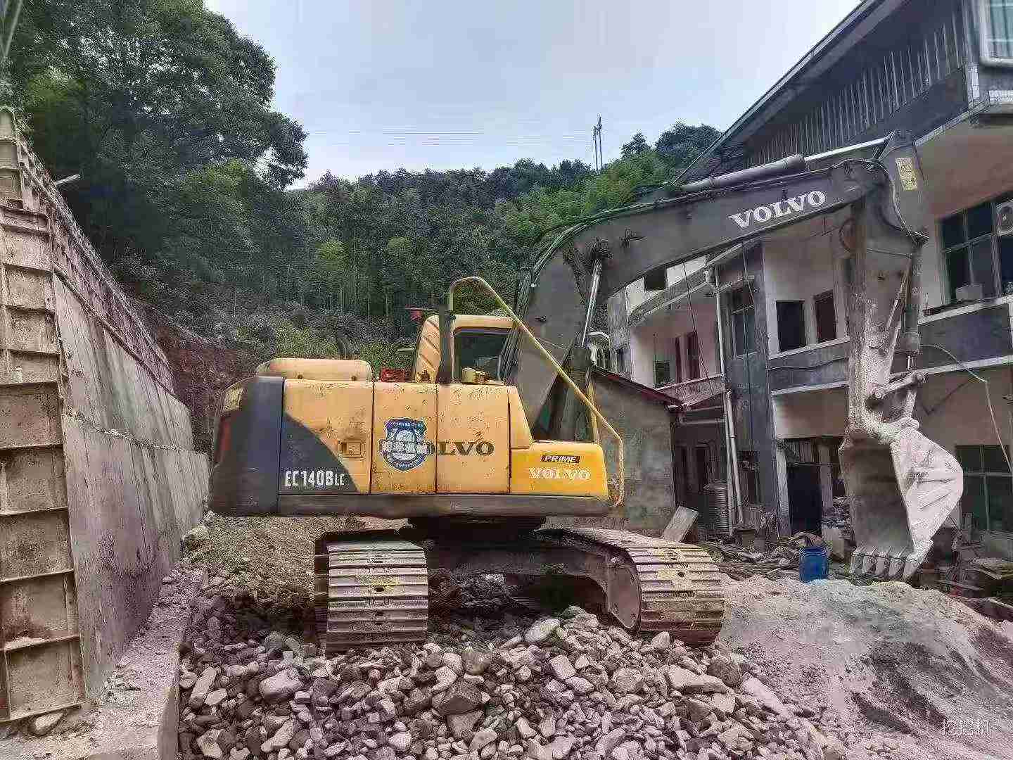 Buy Volvo EC140 Used Excavator / 3