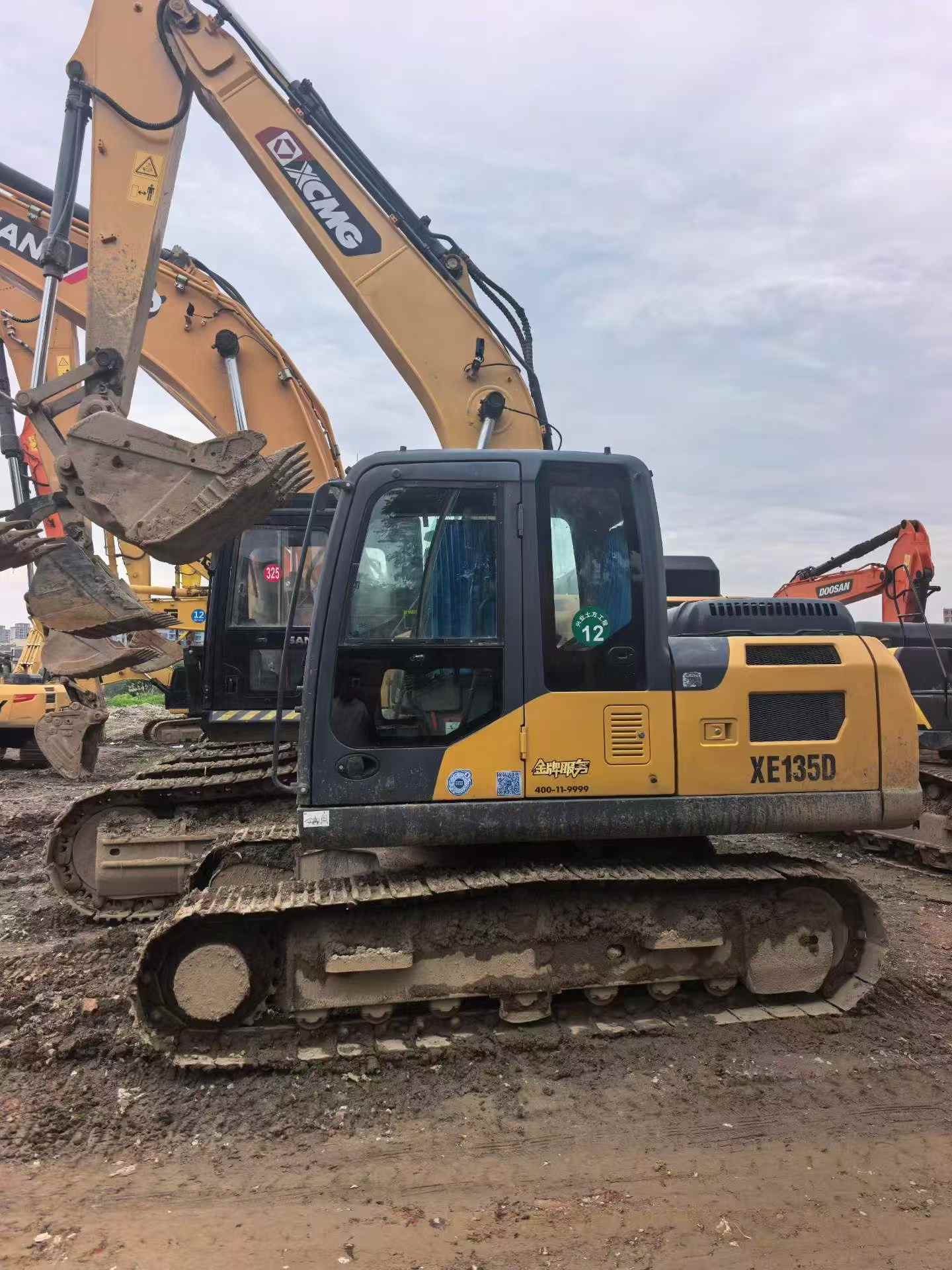 Buy XCMG XE135B Used Excavator / 2