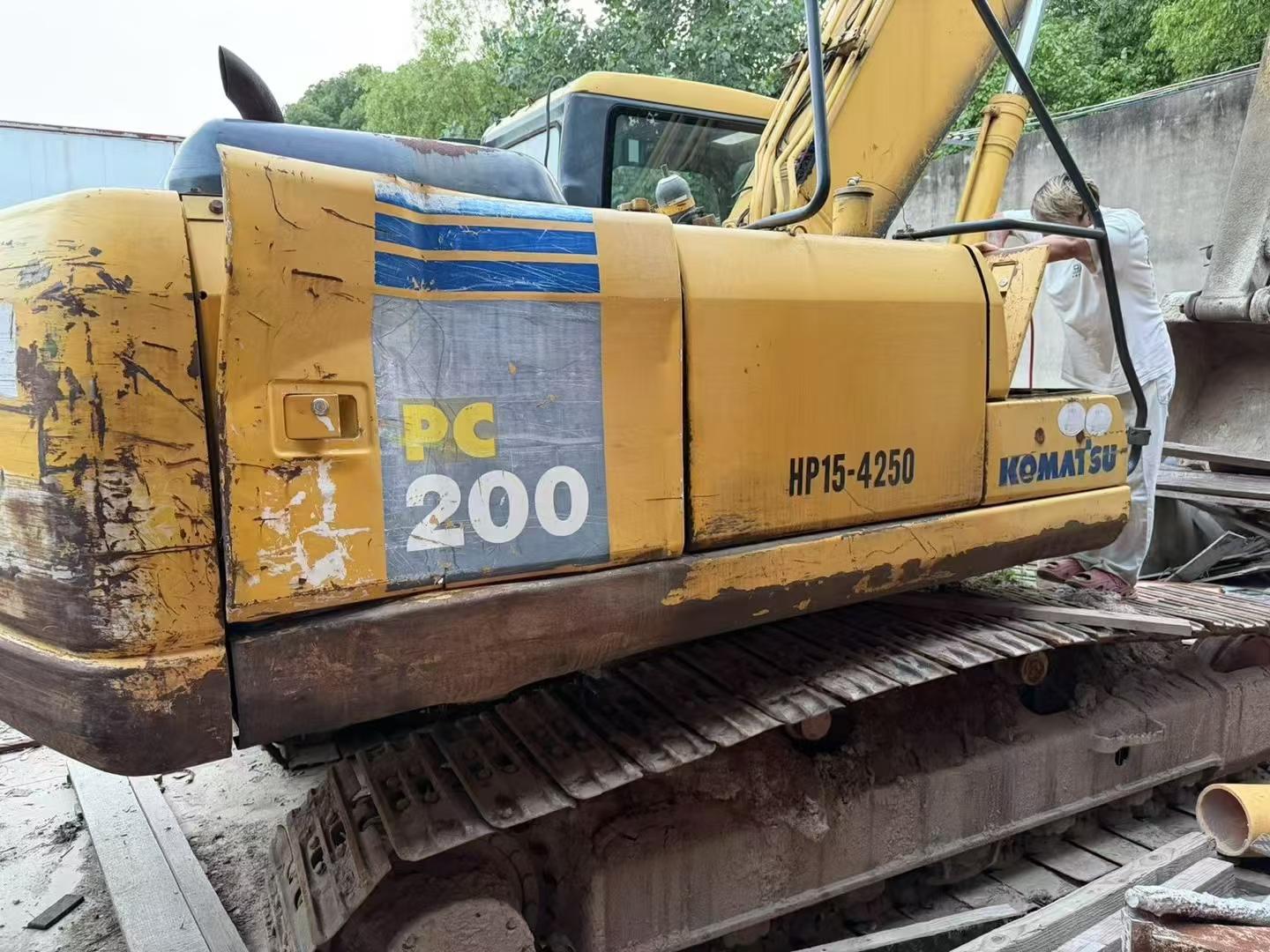 Buy Komatsu PC200 Used Excavator / 2 Buy Komatsu PC200 Used Excavator / 2