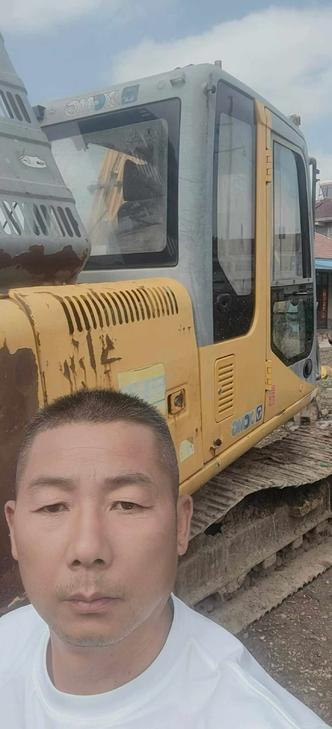 Buy XCMG XE150 Used Excavator / 1