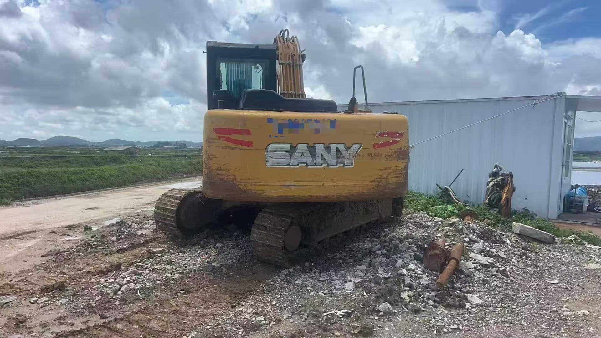 Buy Sany SY125C Used Excavator / 2