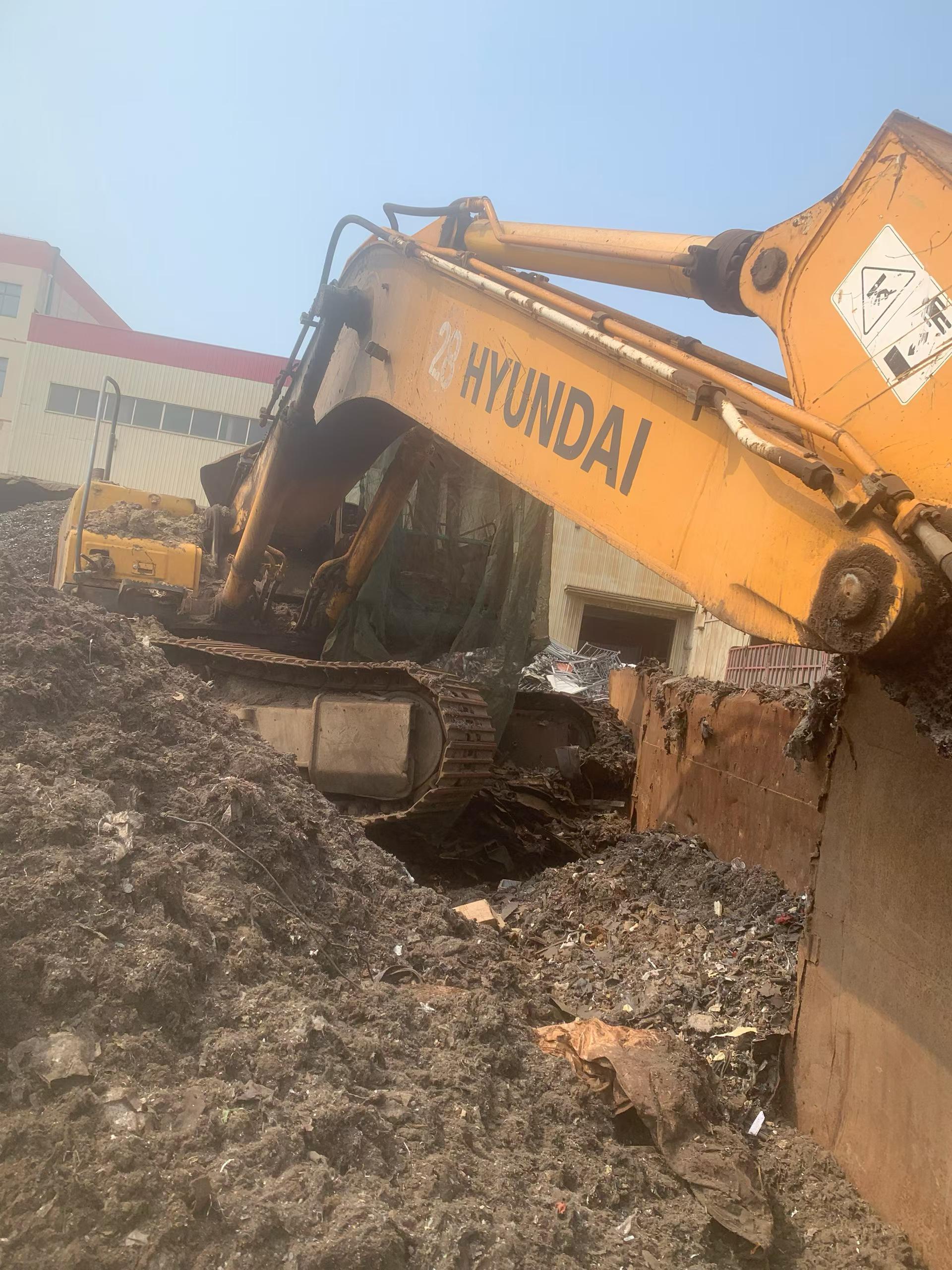 Buy Hyundai R305LVS Used Excavator / 6