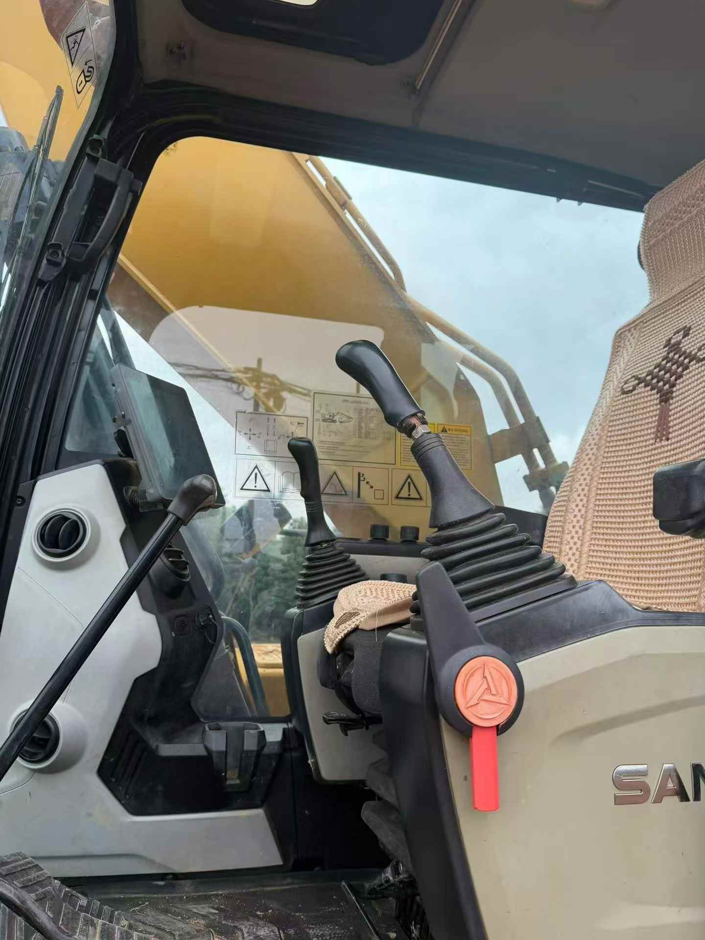 Buy Sany SY205C Used Excavator / 8