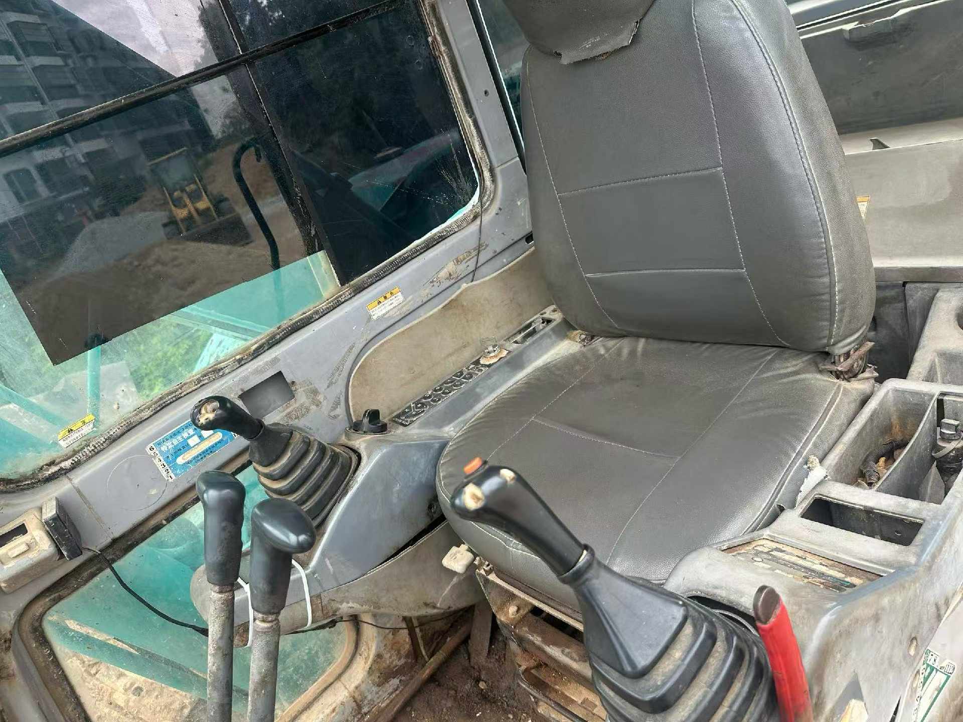 Buy Kobelco SK200-5.5 Used Excavator / 8