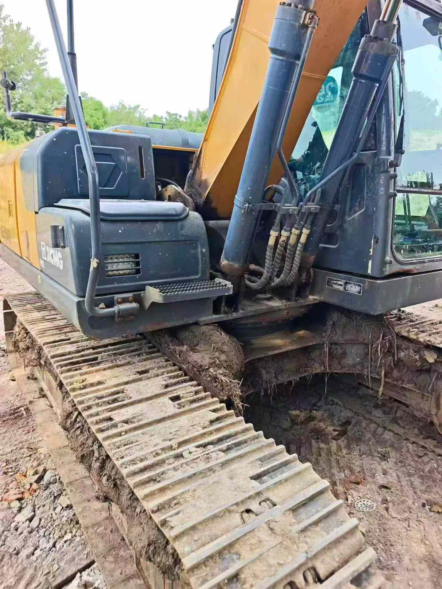 Buy XCMG XE135B Used Excavator / 2